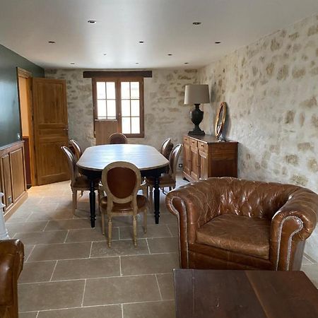 Bed and Breakfast La Maison Du Caillou Pontarme Экстерьер фото
