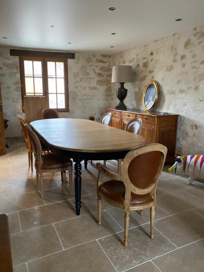 Bed and Breakfast La Maison Du Caillou Pontarme Экстерьер фото
