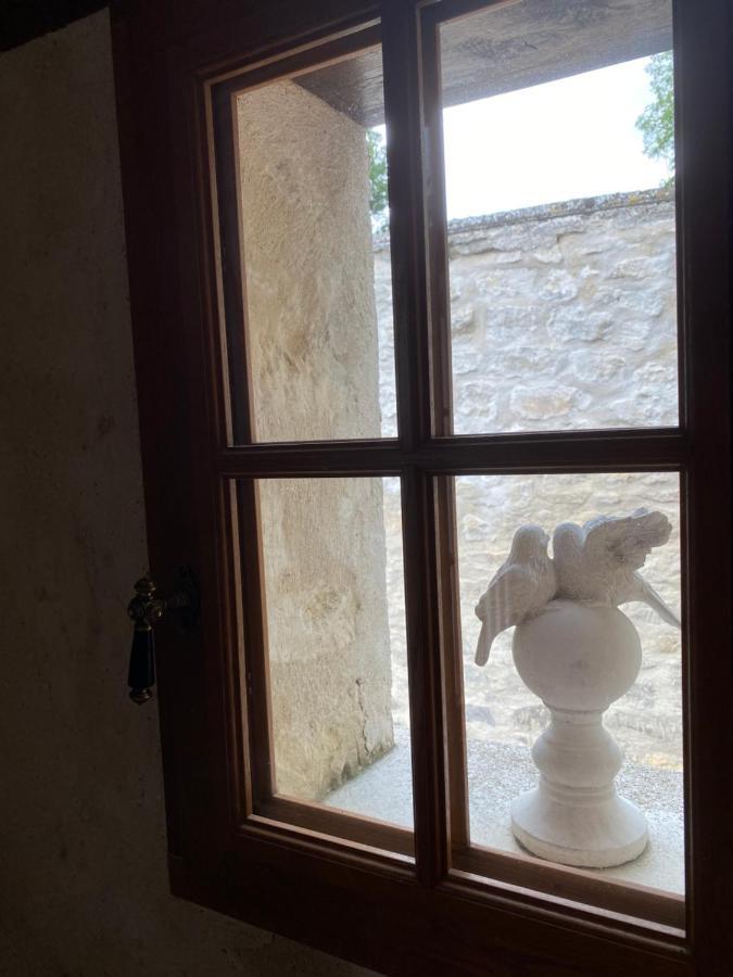 Bed and Breakfast La Maison Du Caillou Pontarme Экстерьер фото